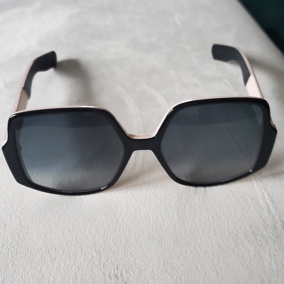Christian Dior Sunglasses - Picture 5 of 6